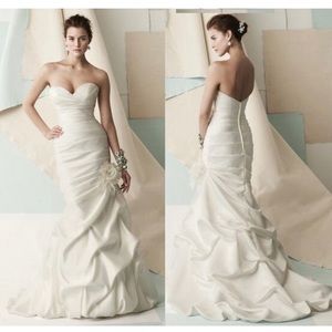 Mikealla Bridal. Model 1406, includes veil and jacket